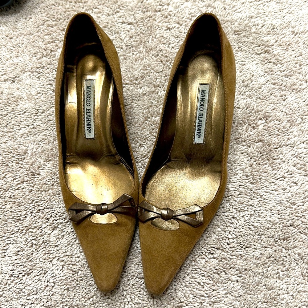 Manolo Blahnik 38 nude kitten heel pumps with bow classic EUC women’s 8